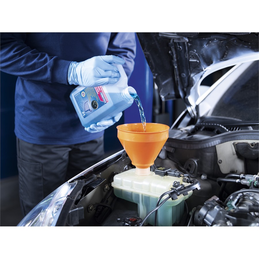 Vervanging koelvloeistof (koelvloeistof 35° inbegrepen) Auto5.be Vervanging koelvloeistof (koelvloeistof 35° inbegrepen) Auto5.be